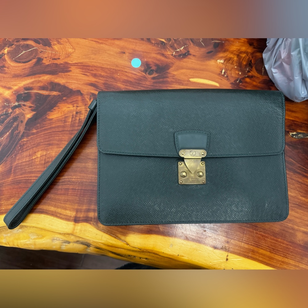 LV Clutch